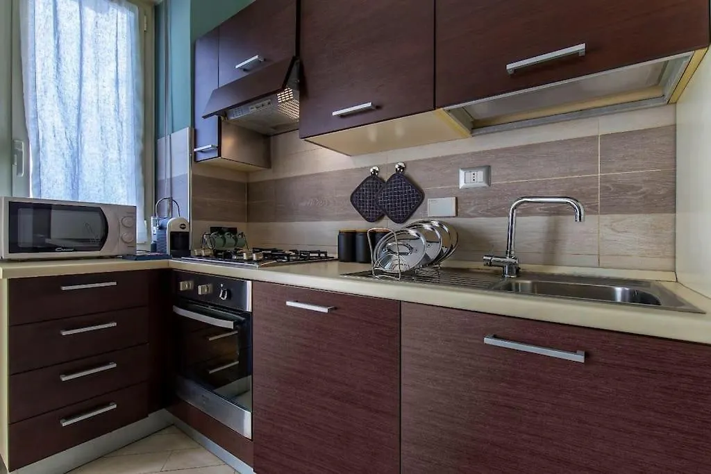 Charmy & Cozy Panoramic Flat 50M From M4 Stop Milano Appartamento