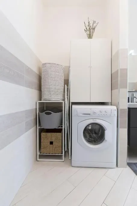 Appartamento Charmy & Cozy Panoramic Flat 50M From M4 Stop Milano